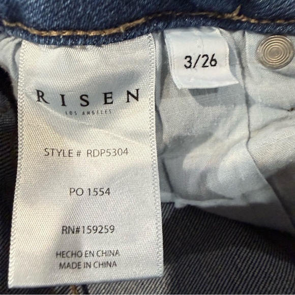 Risen HighRise Wide Leg Denim Jeans Women’s Size 3/26 Vintage Blue Wash Raw Hem - Picture 7 of 8